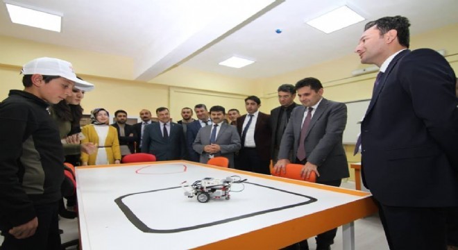 Şenkaya YİBO'ya robotik sınıf açıldı