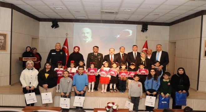 ‘Bir Yıldız, Bir Hilal, İlelebet İstiklal'